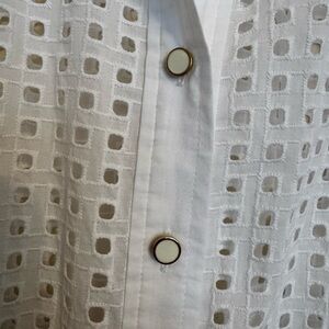 Anne Klein White Eyelet Button-Up Blouse – Classic Cotton Shirt, Size M